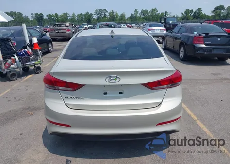 2017 Hyundai Elantra Value Edition z USA, uszkodzony, nr VIN 5NPD84LF5HH145597